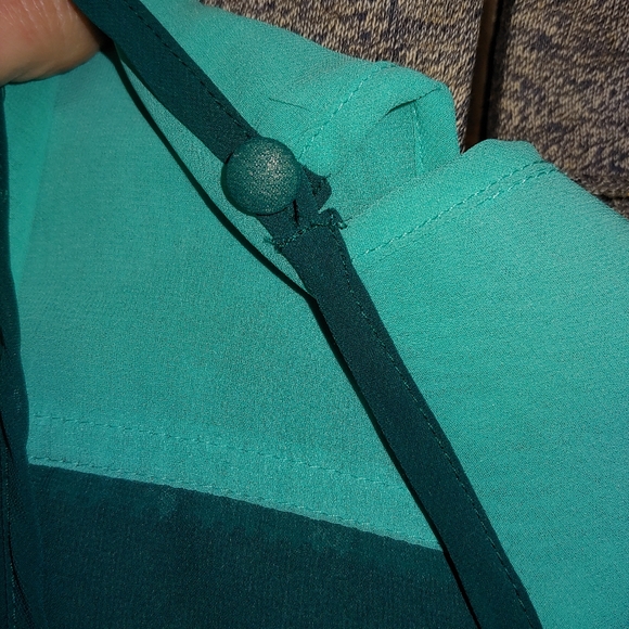 ⏬CLEARANCE ITEM: Two tone Oversized Sheer Blouse Mint GreenTop - Picture 7 of 7